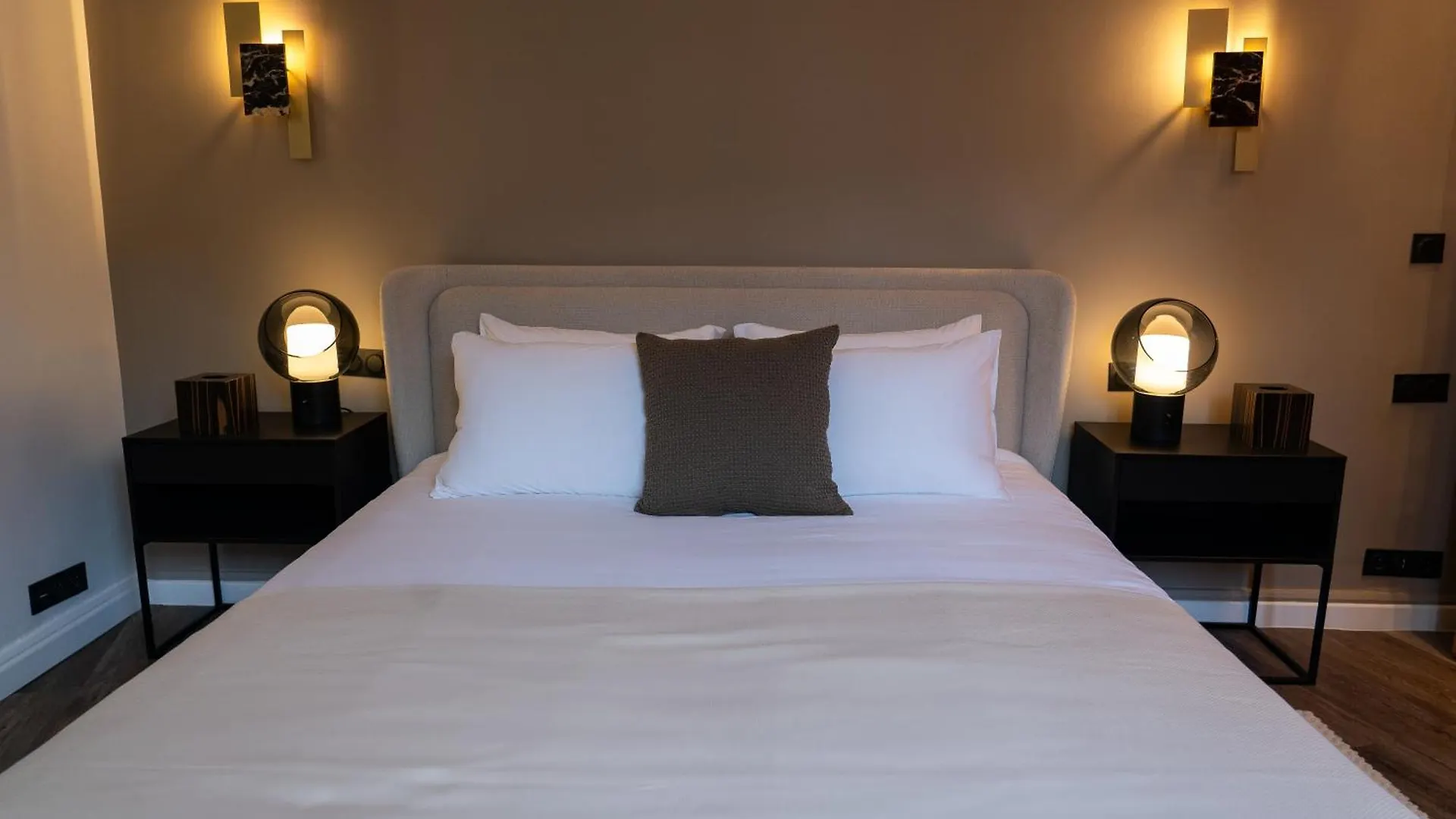 Signature Champs Elysees Paris France
