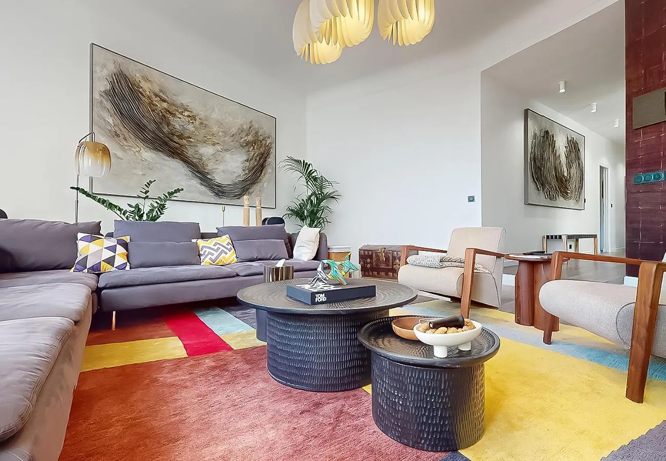 Signature Champs Elysees Paris Apartment