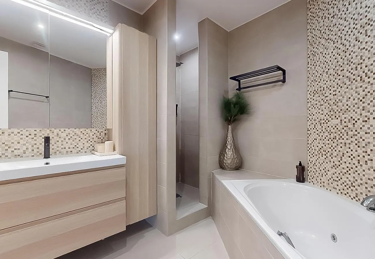 Signature Champs Elysees Paris Apartment